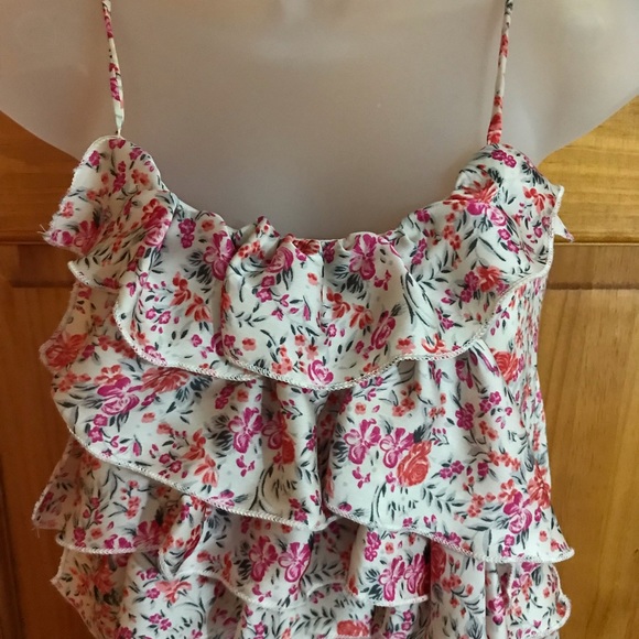 Queen Esther Floral Print Tank Top Cami Blouse
Size Small 4 - 6
100% Polyester - Picture 6 of 13